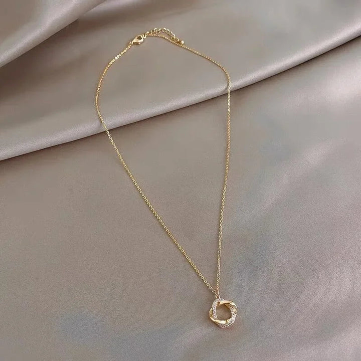 Amanda Timeless Minimalist Necklace