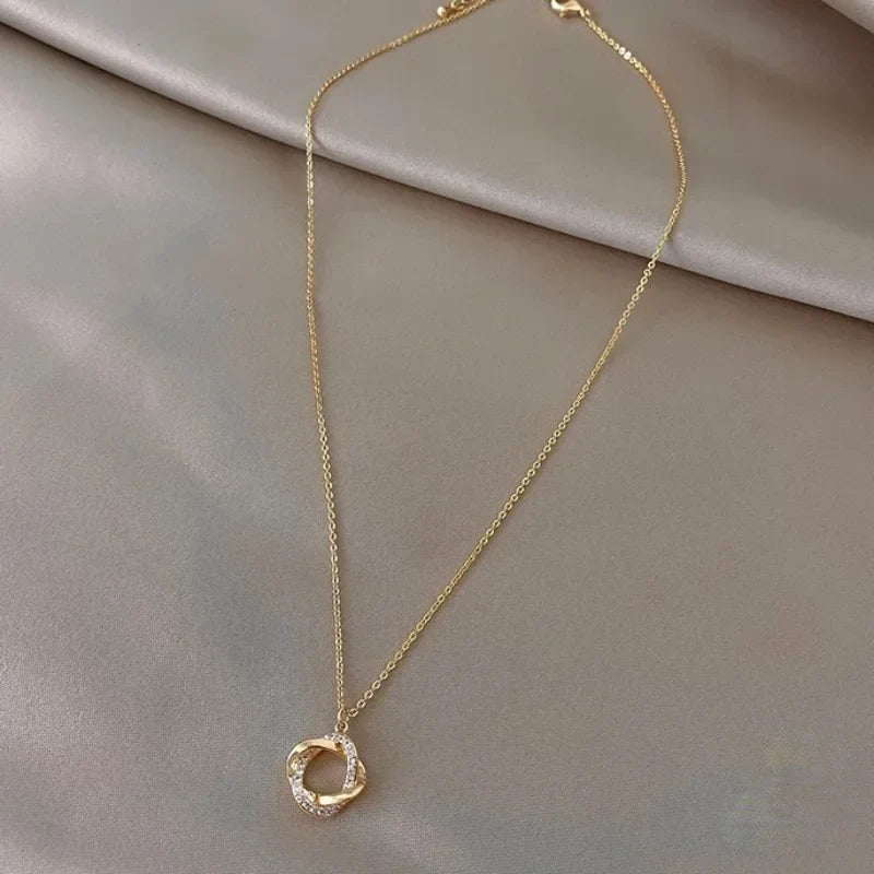 Amanda Timeless Minimalist Necklace