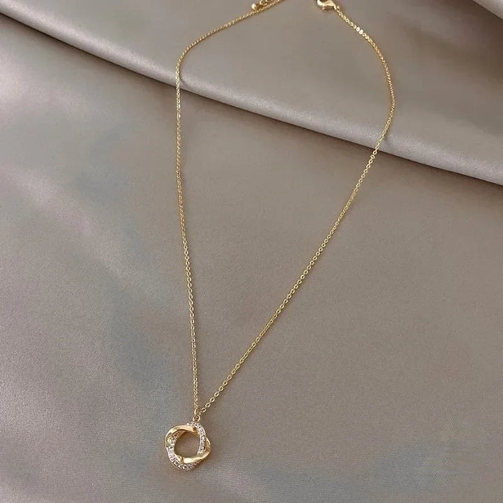 Amanda Timeless Minimalist Necklace